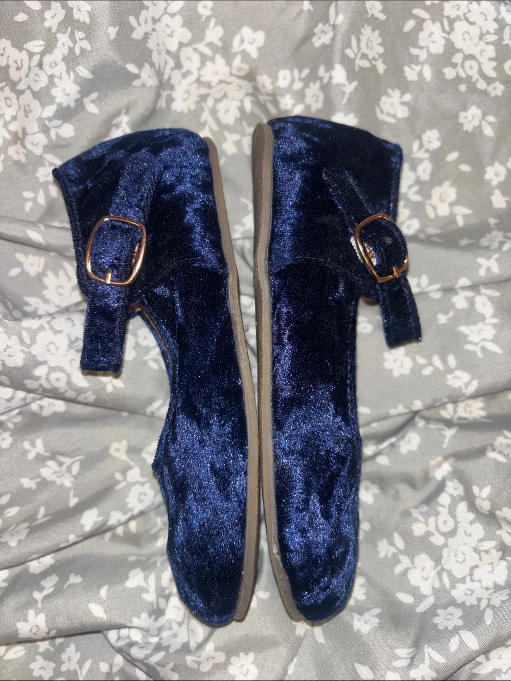 Velvet flats